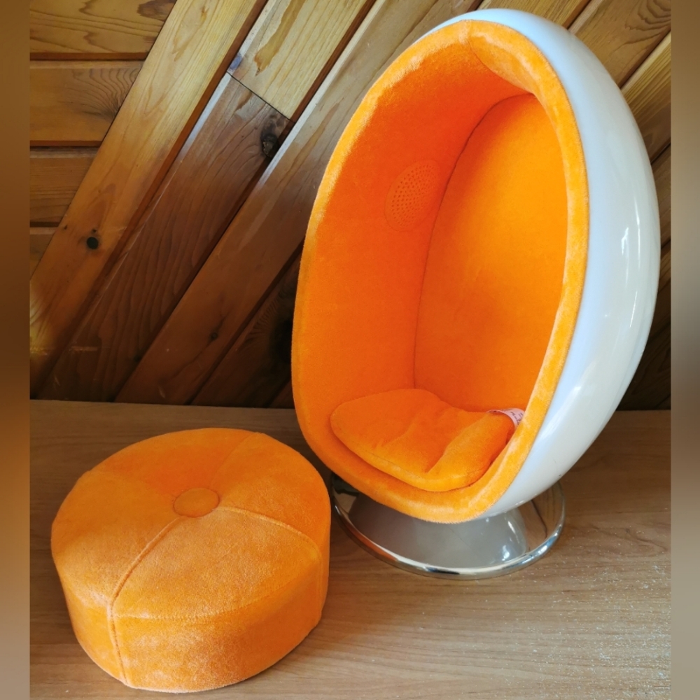 American Girl Egg Chair With Ottoman